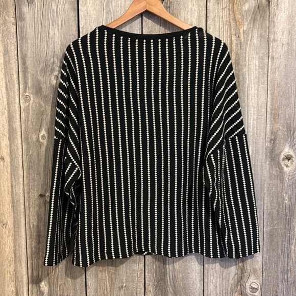 Reitmans Black and White Striped Sweater XL - Picture 6 of 7